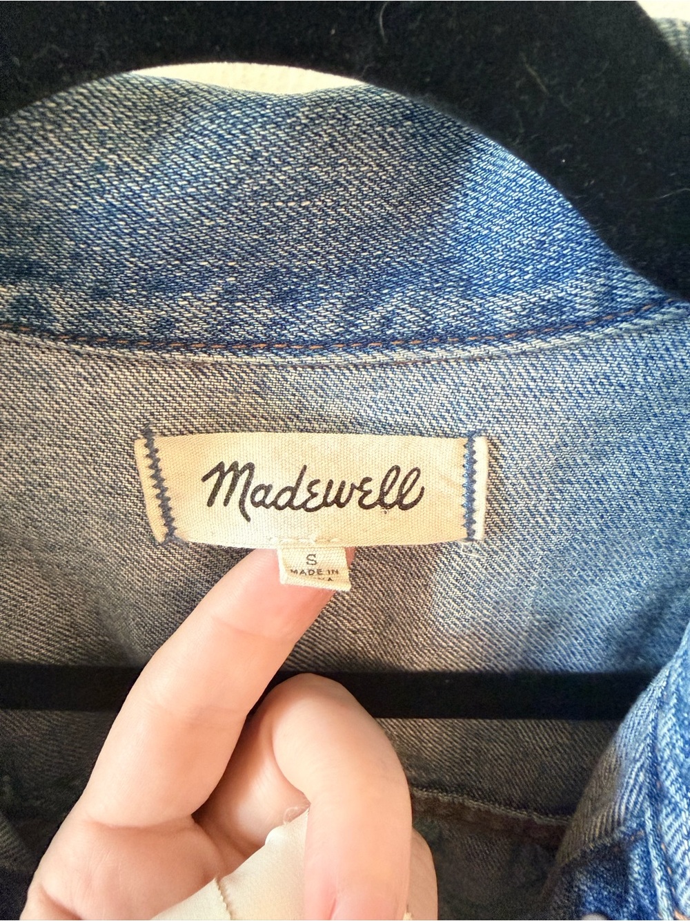 Madewell Light Blue Denim Jacket with Pink & Green Floral Embroidery - Picture 4 of 4